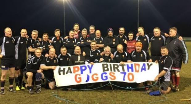 découvrez l'histoire inspirante d'alan goggin, pilier des équipes de colchester et clacton, qui continue de marquer le football à 78 ans.