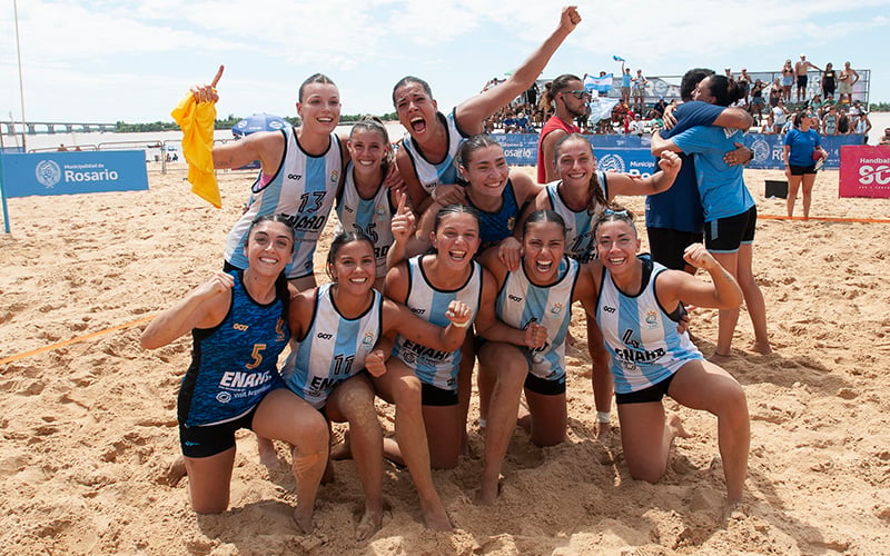 découvrez les victoires de l'argentine féminine et du brésil masculin au championnat national de beach handball 2026, avec un résumé complet des performances et des moments clés.