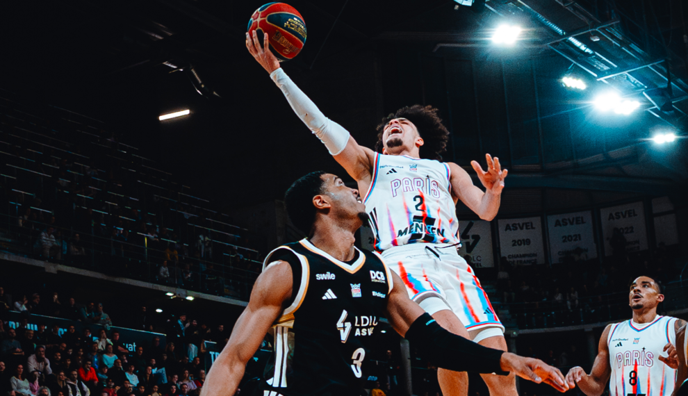 découvrez les classements actuels par conférence du basket universitaire masculin, avec les meilleures équipes et analyses détaillées saison après saison.