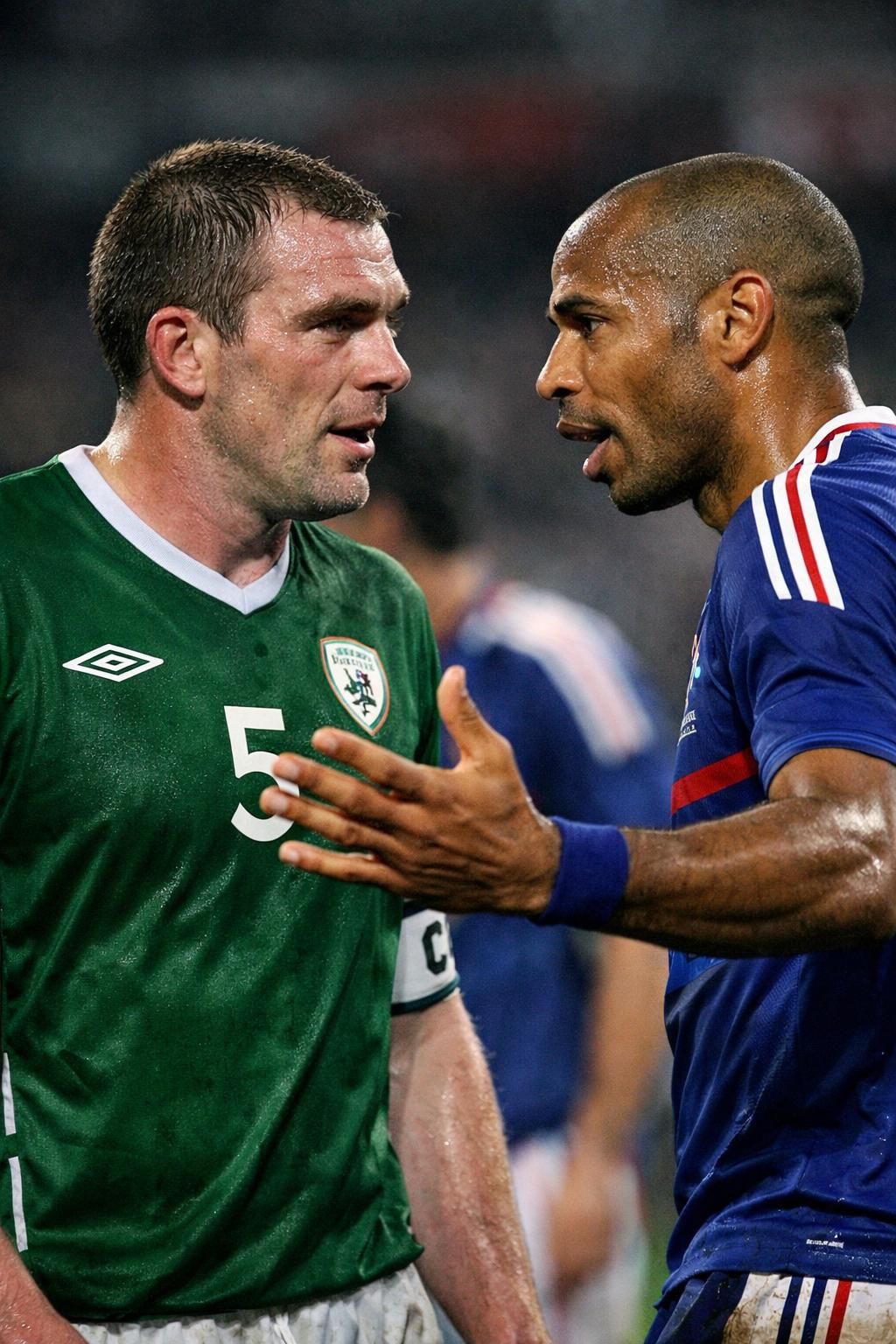 dĂ©couvrez l'interview exclusive de richard dunne qui revient sur la cĂ©lĂšbre main de thierry henry, affirmant que tout joueur aurait rĂ©agi de la mĂȘme façon dans cette situation controversĂ©e.
