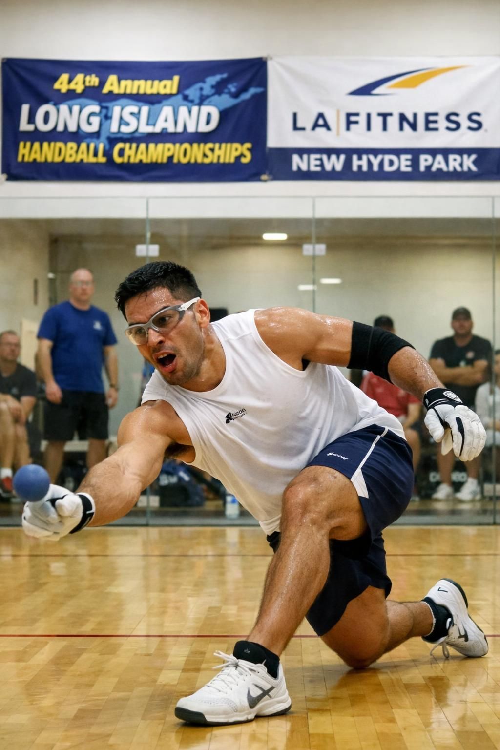 tyree s'impose brillamment lors des 44èmes championnats annuels de handball de long island, une compétition intense mettant en lumière les meilleurs joueurs.