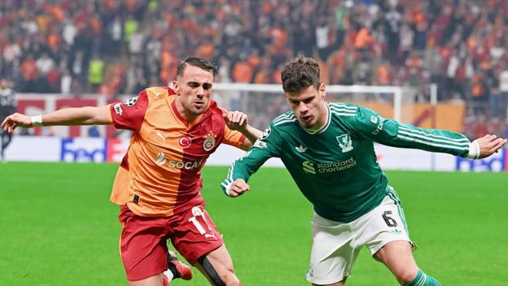revivez la victoire serrée de galatasaray contre liverpool 1-0 à istanbul, un match intense marqué par une performance défensive solide et un but décisif.