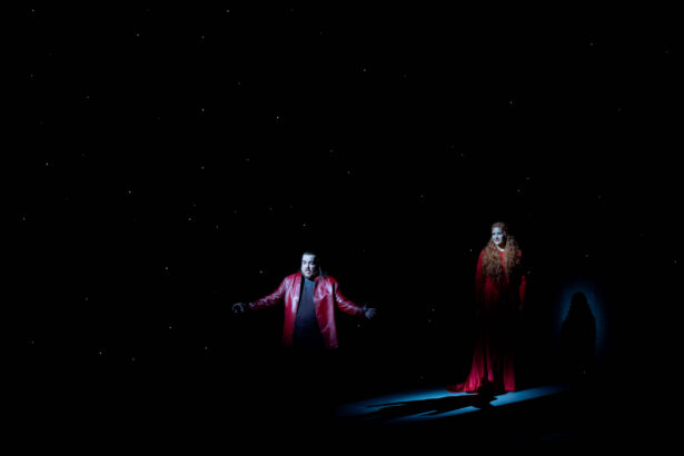 découvrez lise davidsen, étoile montante du chant lyrique, dans son rôle exceptionnel de « tristan », captivant le public par sa puissance et son émotion.