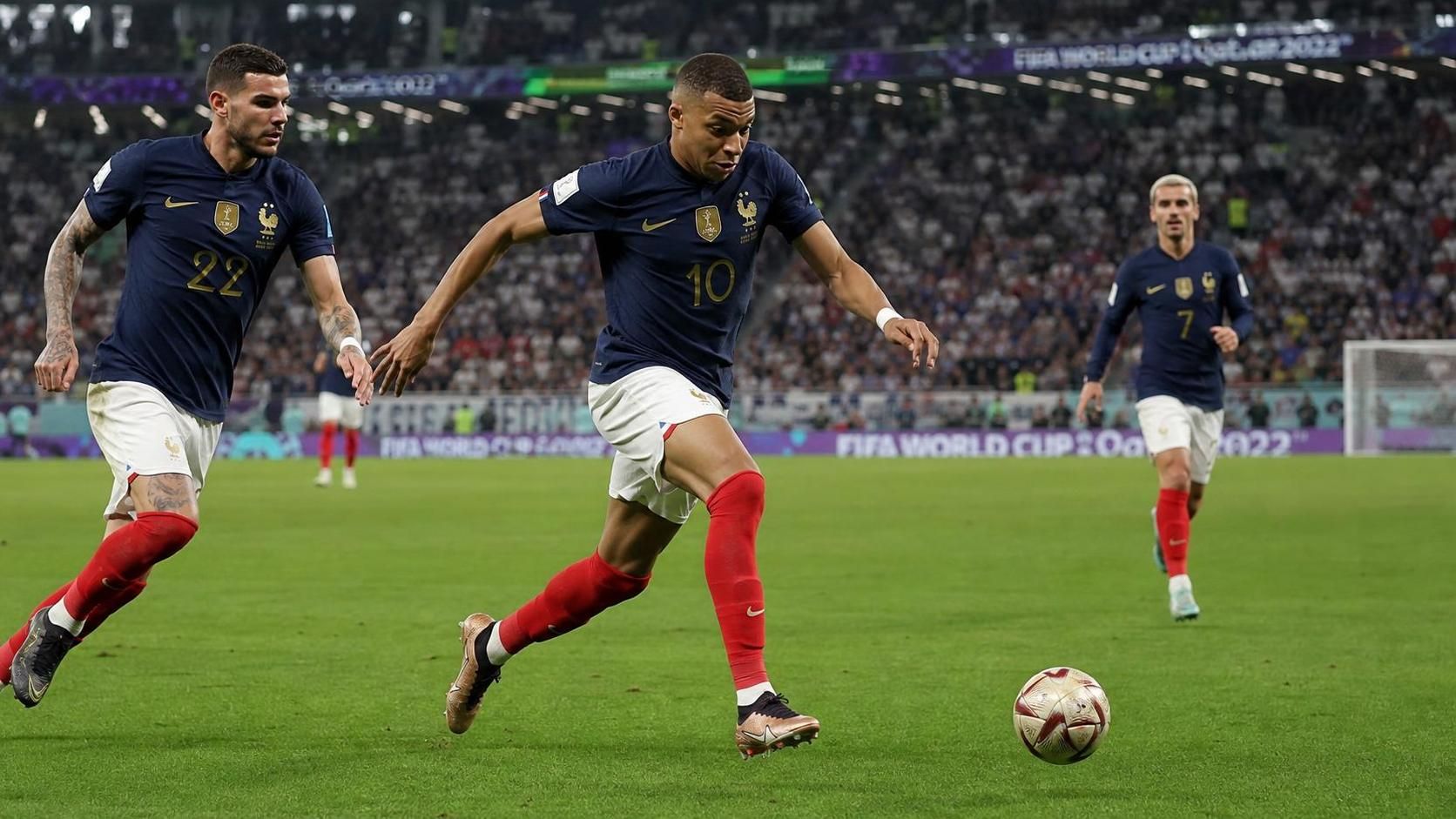découvrez la réaction et la controverse politique face aux nouveaux propos racistes visant l’équipe de france avant la coupe du monde 2026.