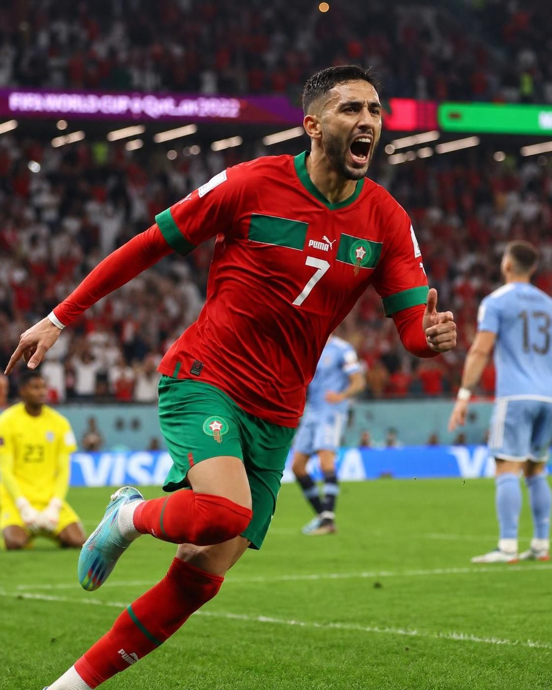 france - maroc : incertitude sur la participation d'un joueur clé marocain avant le quart de finale de la coupe du monde, suscitant des questions sur la composition de l'équipe.