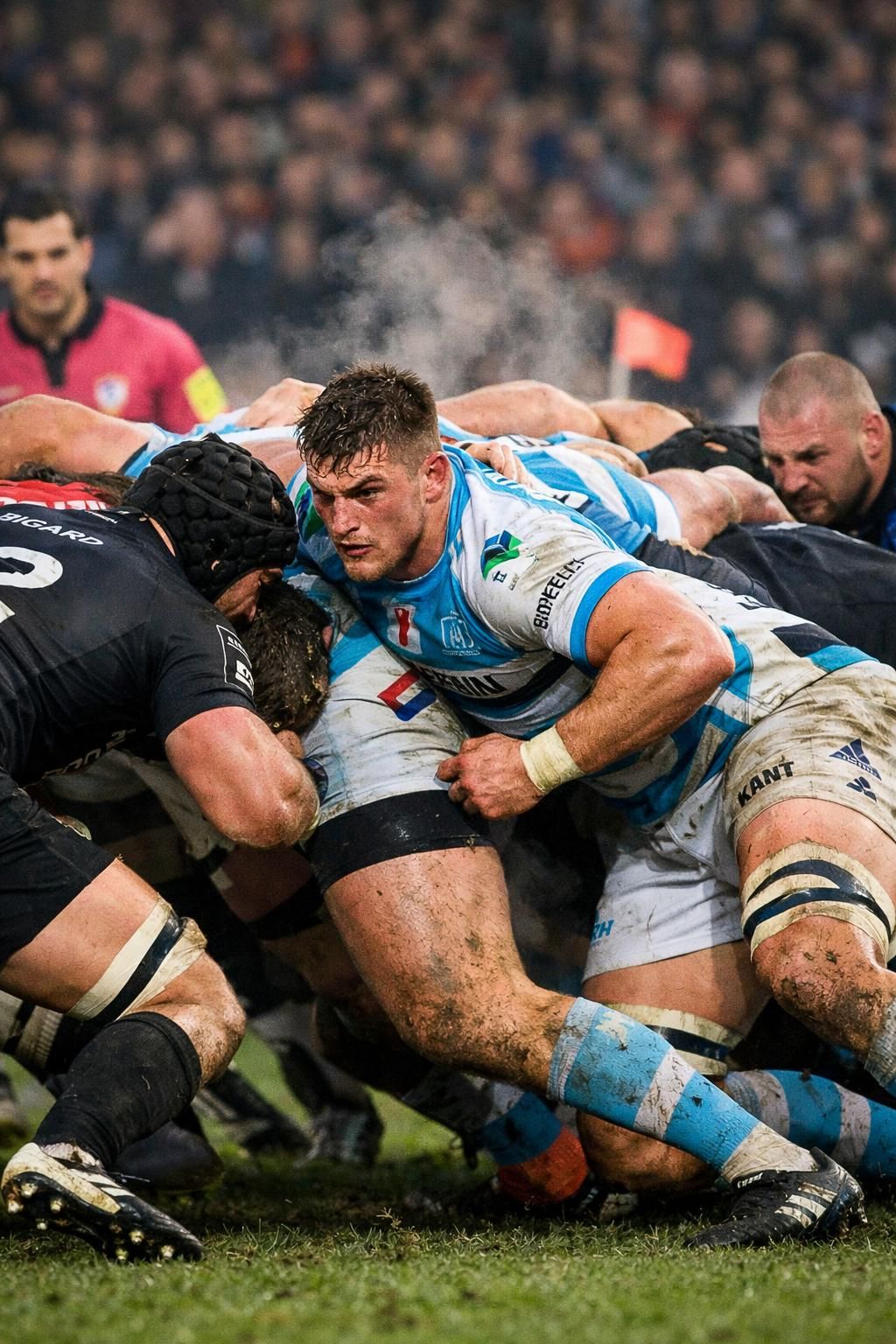 découvrez les transferts majeurs du top 14 pour la saison 2026-27 avec tommaso menoncello et huw jones au cœur des mouvements clés du rugby français.