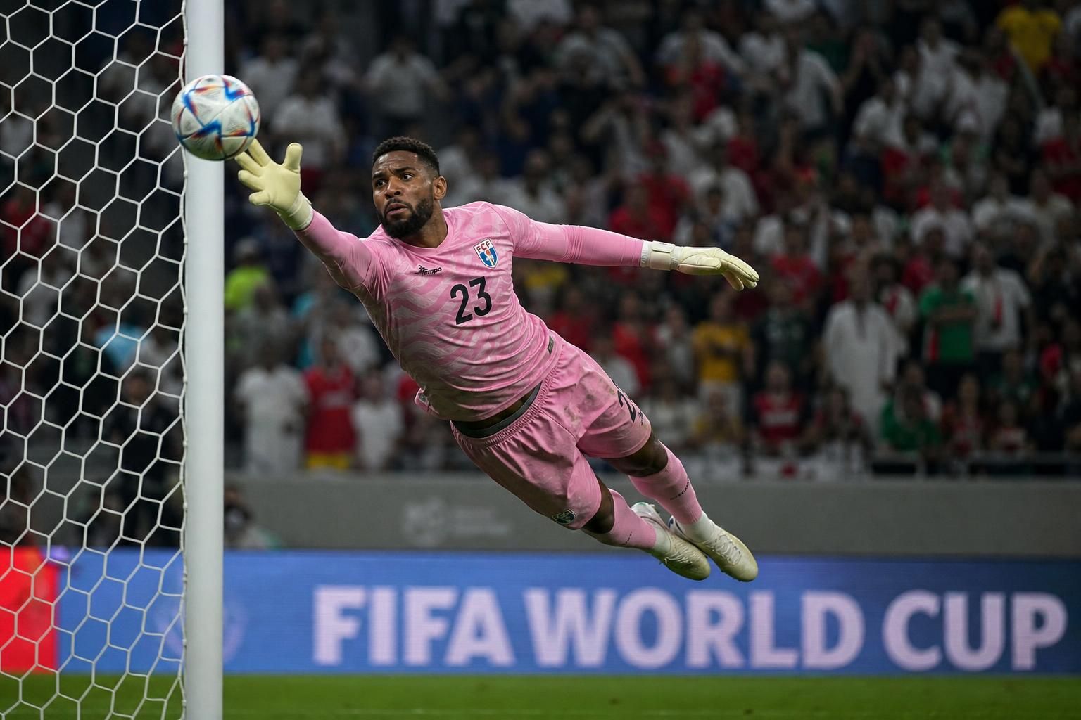 découvrez les confidences passionnantes du gardien du cap-vert sur sa vie avant la célébrité et ses vérités après la coupe du monde.