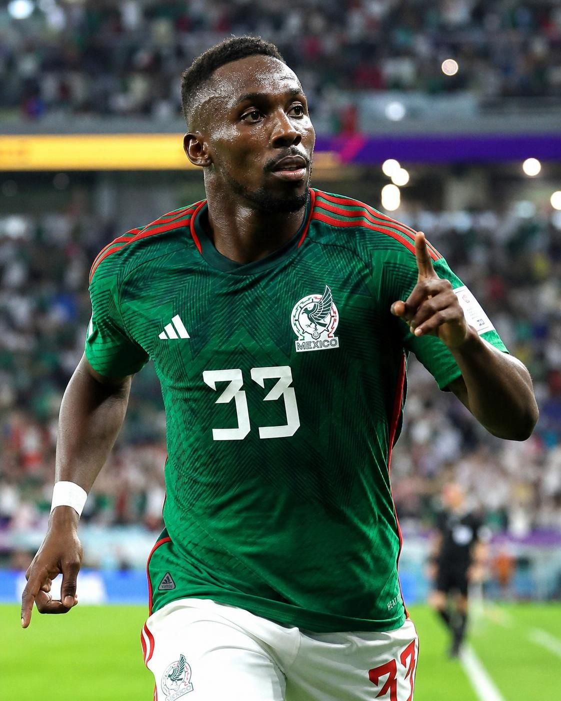 découvrez julian quiñones, l'incroyable surprise parmi les 30 finalistes du ballon d'or 2026, un talent qui bouscule les attentes et promet une compétition mémorable.