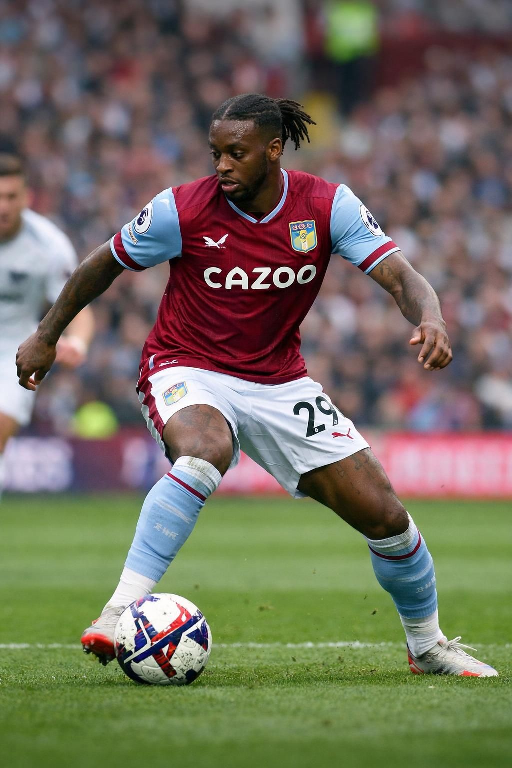 découvrez pourquoi aston villa peut garder espoir grâce à la performance impressionnante d'aaron wan-bissaka lors du dernier match.